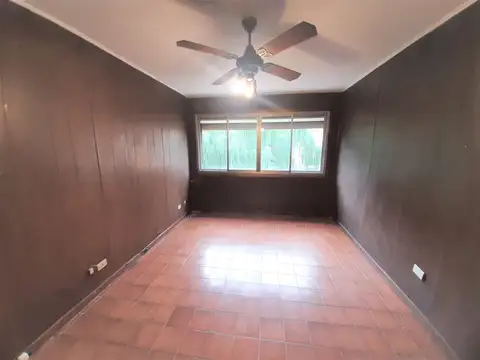 Depto 2 ambientes en muy buen estado.