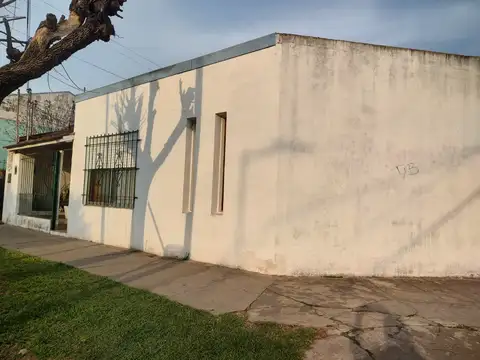 DEPARTAMENTO TIPO CASA ESQUINA