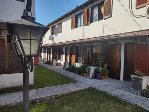 Depto Tipo Casa en Venta de 2 ambientes