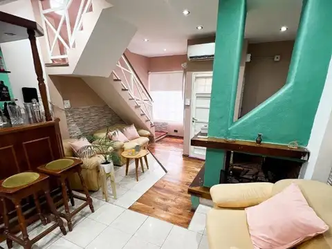Casa 4 ambientes con 2 baños