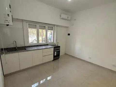Depto Tipo Casa en Alquiler de 1 dormitorio