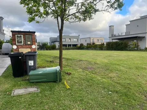 Venta | Lote interno en barrio Ceibos - Puertos