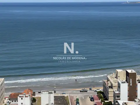 Vende apartamento en Peninsula Punta del Este de 3 dormitorios 