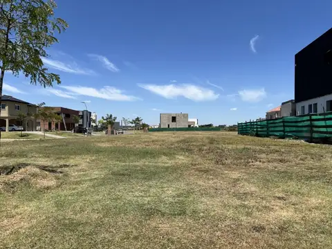 Barrio Riberas - Lote en esquina