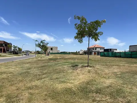 PUERTOS | Riberas - Lote / Terreno en esquina a la venta