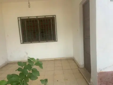 Casa 7 ambientes con 2 baños