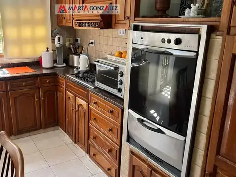 Casa en Venta con 3 cocheras