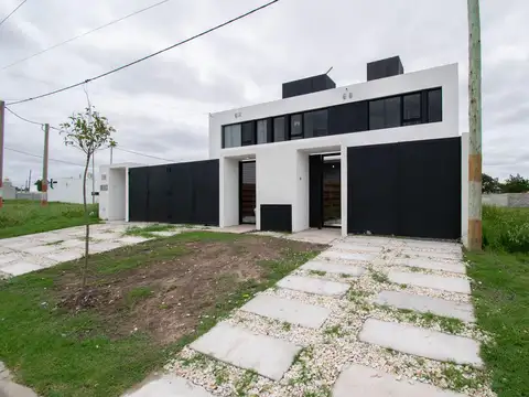 24 e/ 78 y 78bis - La Plata, Buenos Aires, Argentina