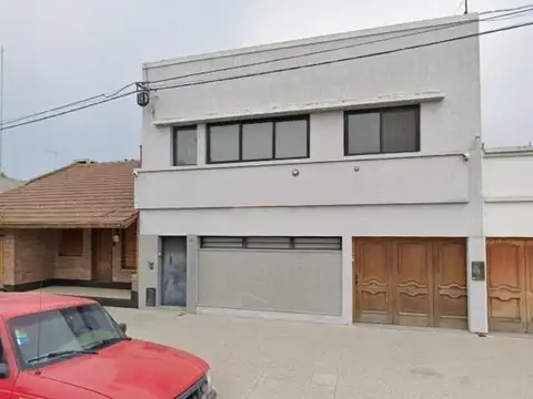 Casa en venta - 3 Dormitorios 3 Baños - 226mts2 - Chivilcoy 