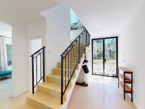 Casa 5 ambientes con 3 baños