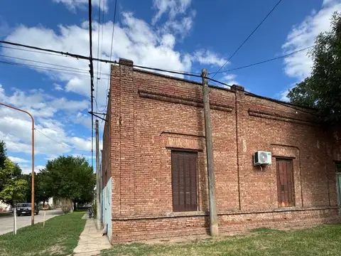 casa a refaccionar antigua a la venta