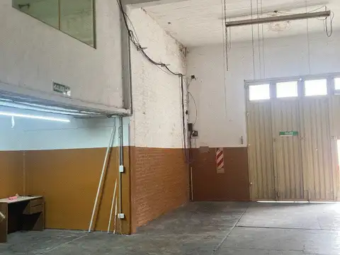 Galpon en Alquiler en Lomas del Mirador, $ 3.200.000