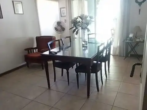 Casa 6 ambientes con 3 baños