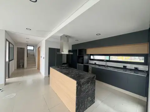 CASA EN VENTA A ESTRENAR Bº PRIVADO MILCAYAC I