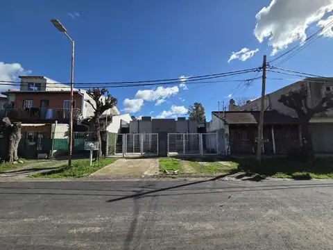 Depto Tipo Casa en Alquiler de 4 ambientes