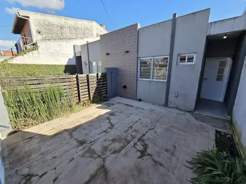 Depto Tipo Casa en Alquiler de 3 dormitorios