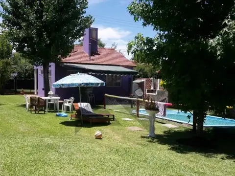 2 casas de 1 y 2 dormitorios con pileta