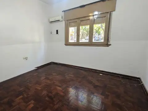 Venta casa 3 ambientes cochera y terraza en lote propio lomas del mirador