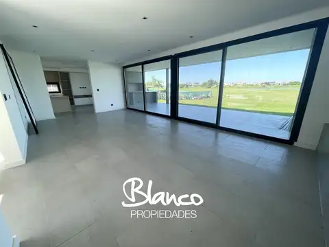 Casa 4 ambientes con 4 baños