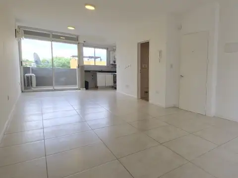 Departamento en Alquiler en Coghlan, $ 690.000