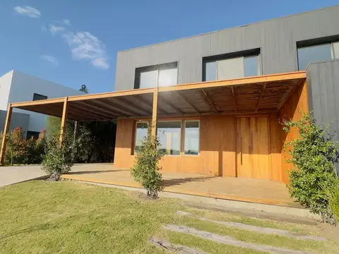 Casa en Venta Costas al lago 3 dormitorios mas escritorio