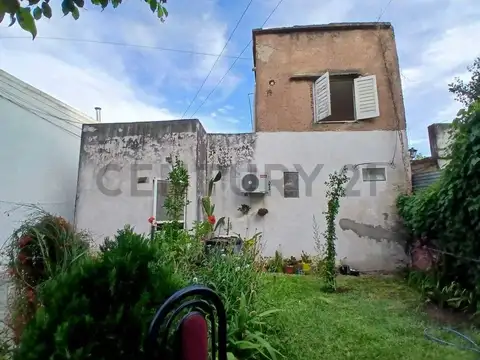 74 entre 115 y 116 200, Piso 0