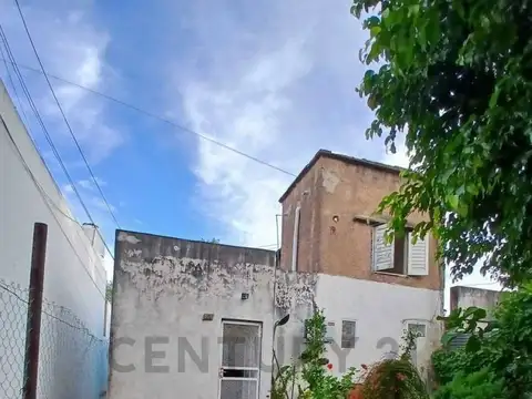 Casa 9 ambientes con 5 baños