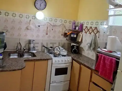 CALLE 74 ENTRE 115 Y 116 | VENTA CASA AL FRENTE CON TRES DEPARTAMENTOS EN BLOCK POR PASILLO
