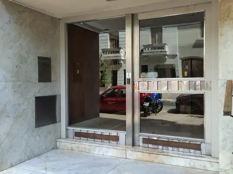 MUY LINDO AMBIENTE UNICO – LUMINOSO – OPTIMO ESTADO – A MTS CENTRO COMERCIAL VILLA DEL PARQUE