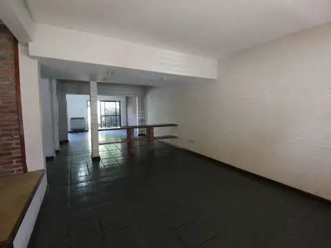 Casa 6 ambientes con 3 baños