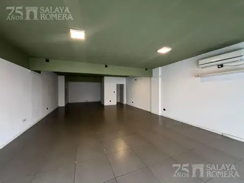 Oficina en Alquiler con 1 cochera