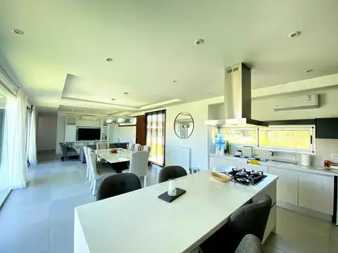Casa en Venta en Puerto Roldan, USD 380.000