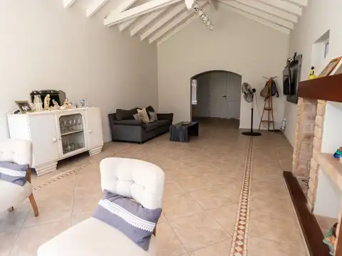 Casa en Venta en La Almudena, USD 257.000