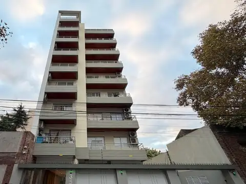 AMPLIO MONOAMBIENTE EN EL CENTRO DE SAN MARTIN