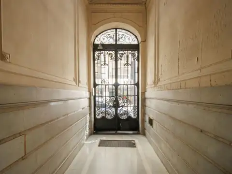 Venta Departamento 5 Ambientes Al Frente - CABA