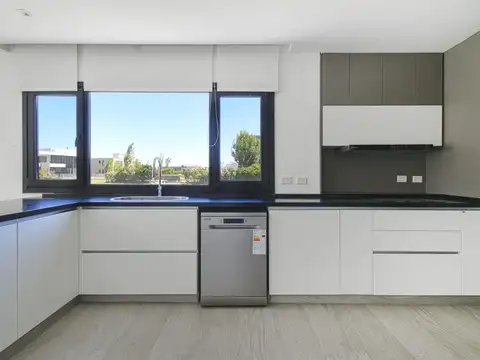 Casa en venta en la providencia 6 ambientes