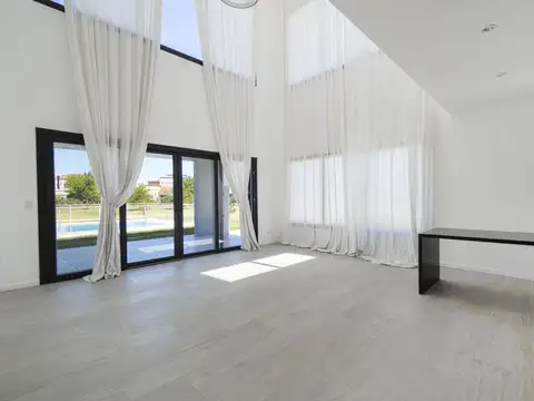 Casa 6 ambientes con 5 baños