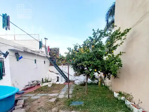 Venta casa en barrio Alberdi 3 dormitorios 2 baños cochera Patio y terraza