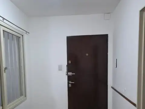 ALQUILO DPTO. 2 DORM., 1° PISO ESCALERA, CERRITO 3900