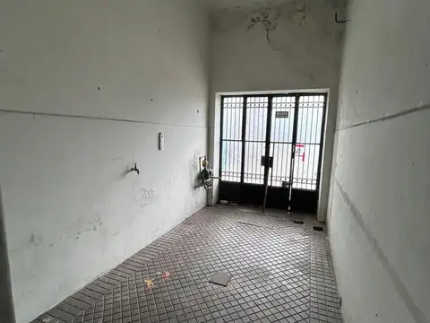 Casa 9 ambientes con 5 baños