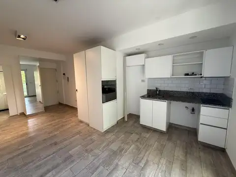 Departamento en Alquiler en Coghlan, $ 650.000