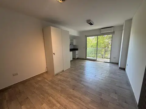 ALQUILER DEPARTAMENTO MONOAMBIENTE CON BALCÓN EN COGHLAN