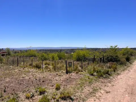 Venta – 2 lotes – 300 m2 C/u – Villa Yacanto – Cód (2117)