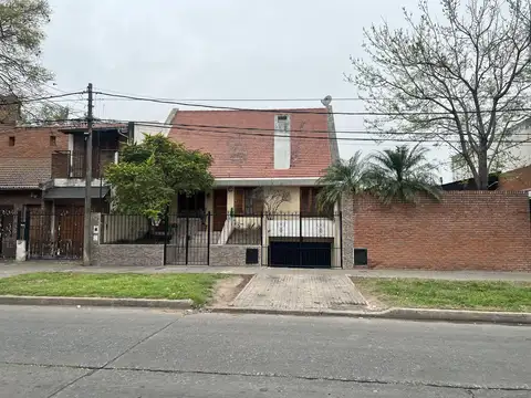 CASTRO BARROS  al 5100