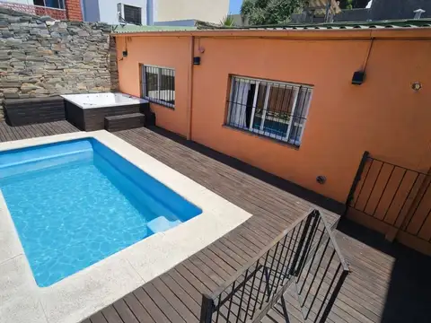 Depto Tipo Casa en Venta en Parque Avellaneda, USD 190.000