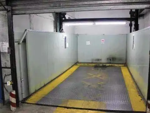 AV HIPOLITO YRIGOYEN 2100