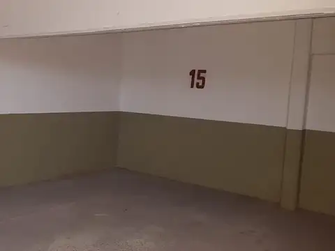 AMPLIA COCHERA EN VENTA, PLAZA MITRE