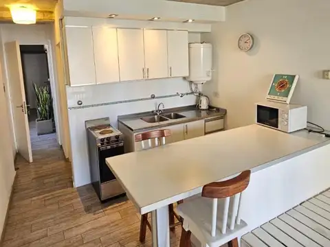 Departamento en Alquiler en Abasto, $ 350.000