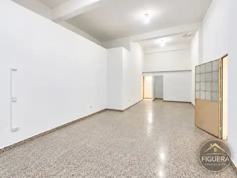 Local en Alquiler en Isidro Casanova, $ 750.000