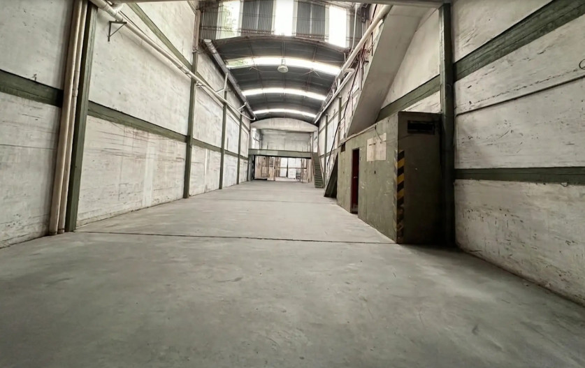 Galpon excelente 480m2  altura 9 max para todo rubro